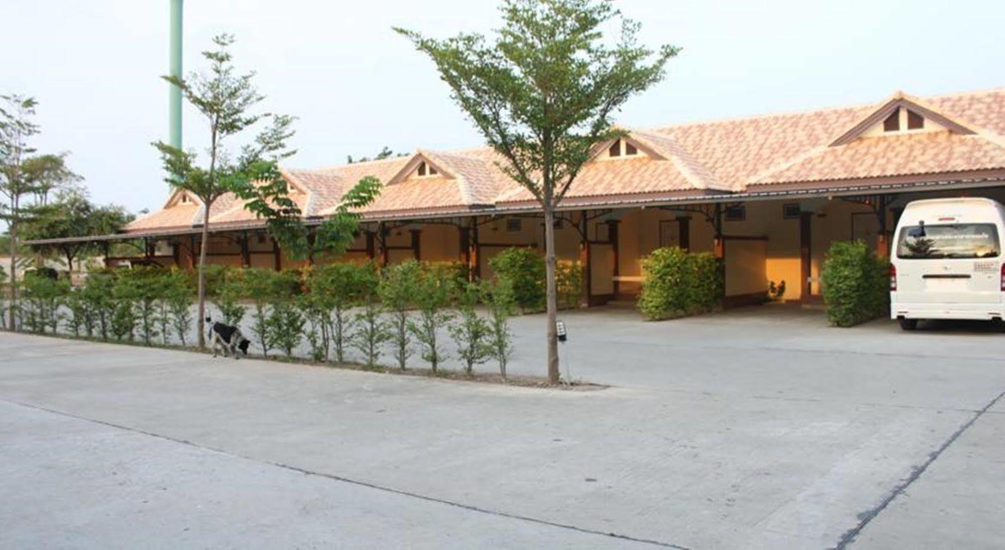 Saraburi Garden Resort Kültér fotó